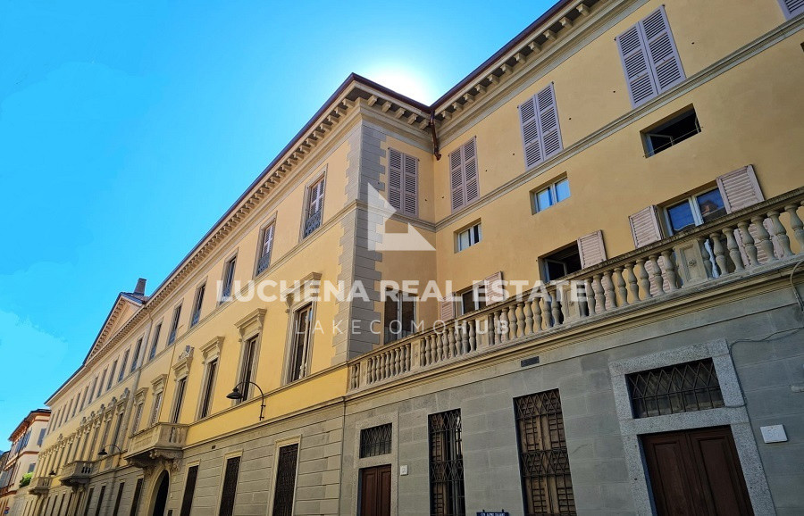 Como - Appartamento in palazzo storico 